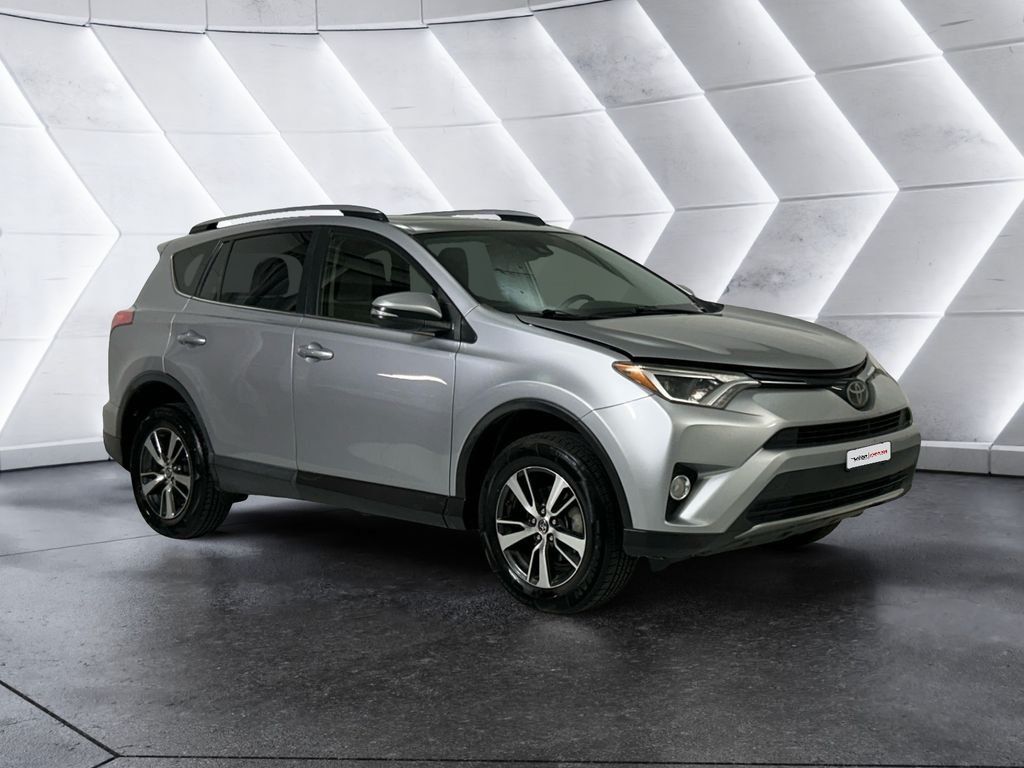 Used 2018 Toyota RAV4 XLE w/ Plus Extra Value Package AWD/4WD image 1