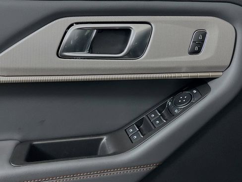 Used 2025 Ford Explorer Active image 23