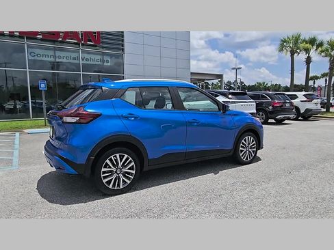 Used 2021 Nissan Kicks SV FWD image 34