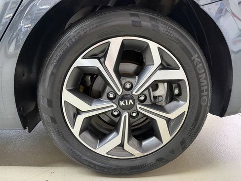 Used 2020 Kia Forte LXS FWD image 29