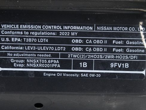 Used 2022 Nissan Titan SV image 46