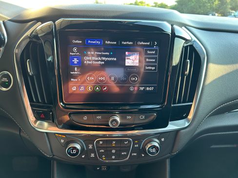 Used 2023 Chevrolet Traverse Premier image 15
