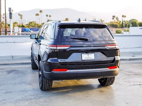 New 2026 Jeep Grand Cherokee Limited AWD/4WD image 7