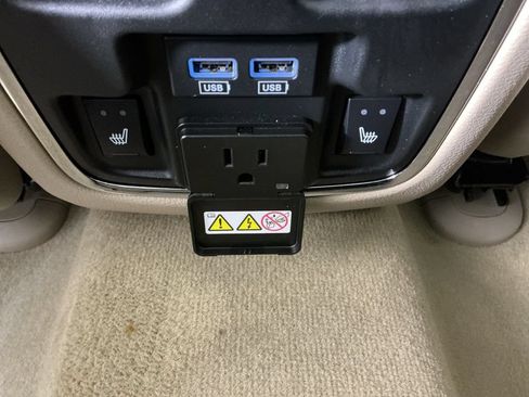 Used 2020 Jeep Grand Cherokee Overland w/ Interior Metal Package AWD/4WD image 16