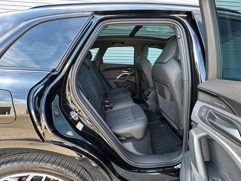 Used 2025 Audi SQ5 Premium Plus w/ Premium Plus Package image 53