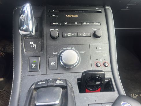 Used 2012 Lexus CT 200h Premium w/ Leather Pkg image 9