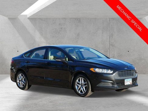 Used 2015 Ford Fusion SE image 1