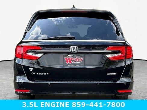 Used 2023 Honda Odyssey Touring image 4