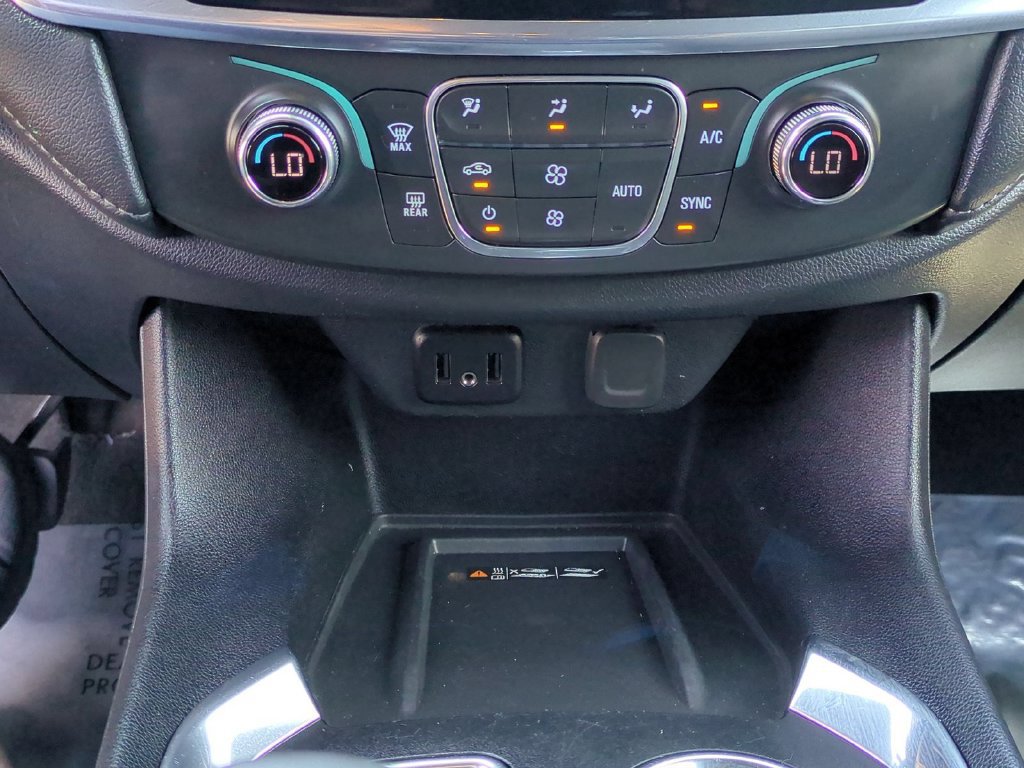 Used 2023 Chevrolet Traverse LT FWD image 18