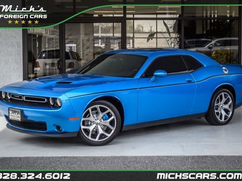 Used 2021 Dodge Challenger R/T image 1
