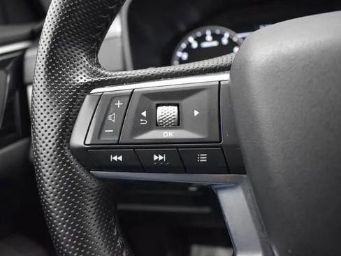 Used 2024 Mitsubishi Outlander FWD image 23