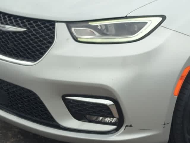 Certified 2024 Chrysler Pacifica Touring-L FWD image 11