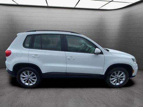 Used 2017 Volkswagen Tiguan S image 2