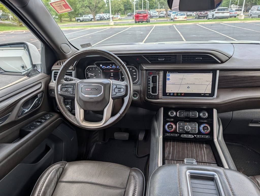 Used 2021 GMC Yukon Denali w/ Denali Premium Package AWD/4WD image 3