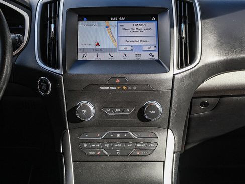 Used 2019 Ford Edge SEL w/ Equipment Group 201A image 3