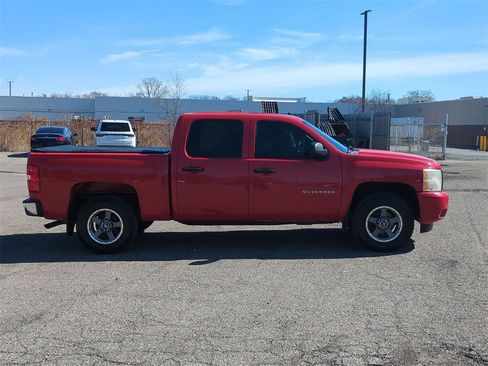 Used 2011 Chevrolet Silverado 1500 LT w/ Interior Plus Package image 9