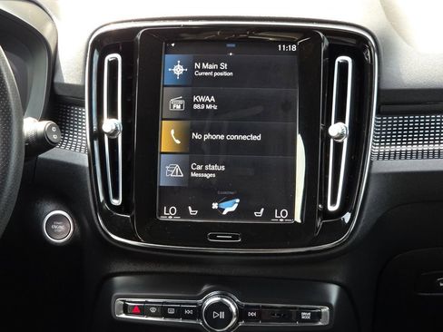 Used 2021 Volvo XC40 T5 R-Design w/ Advanced Package image 12