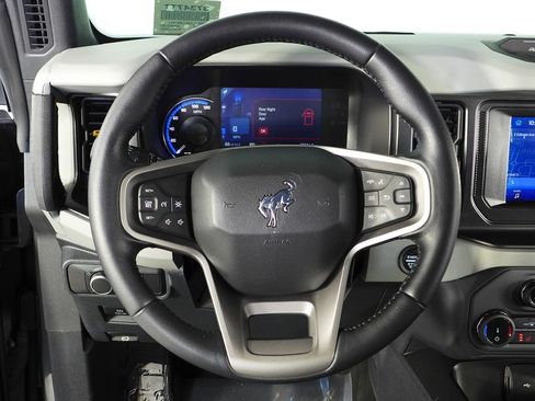 Used 2022 Ford Bronco Badlands image 26