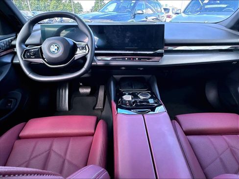 Used 2024 BMW i5 eDrive40i w/ M Sport Package RWD image 10