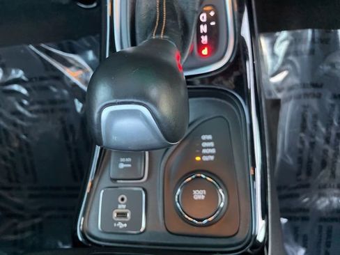 Used 2021 Jeep Compass Limited w/ Sun and Sound Group image 16