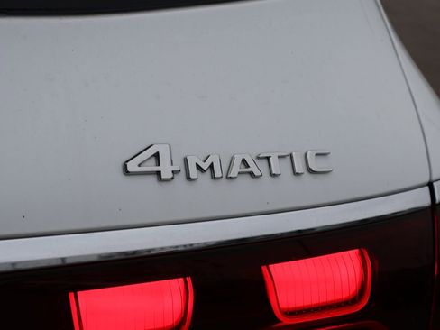 New 2026 Mercedes-Benz GLS 580 4MATIC image 9