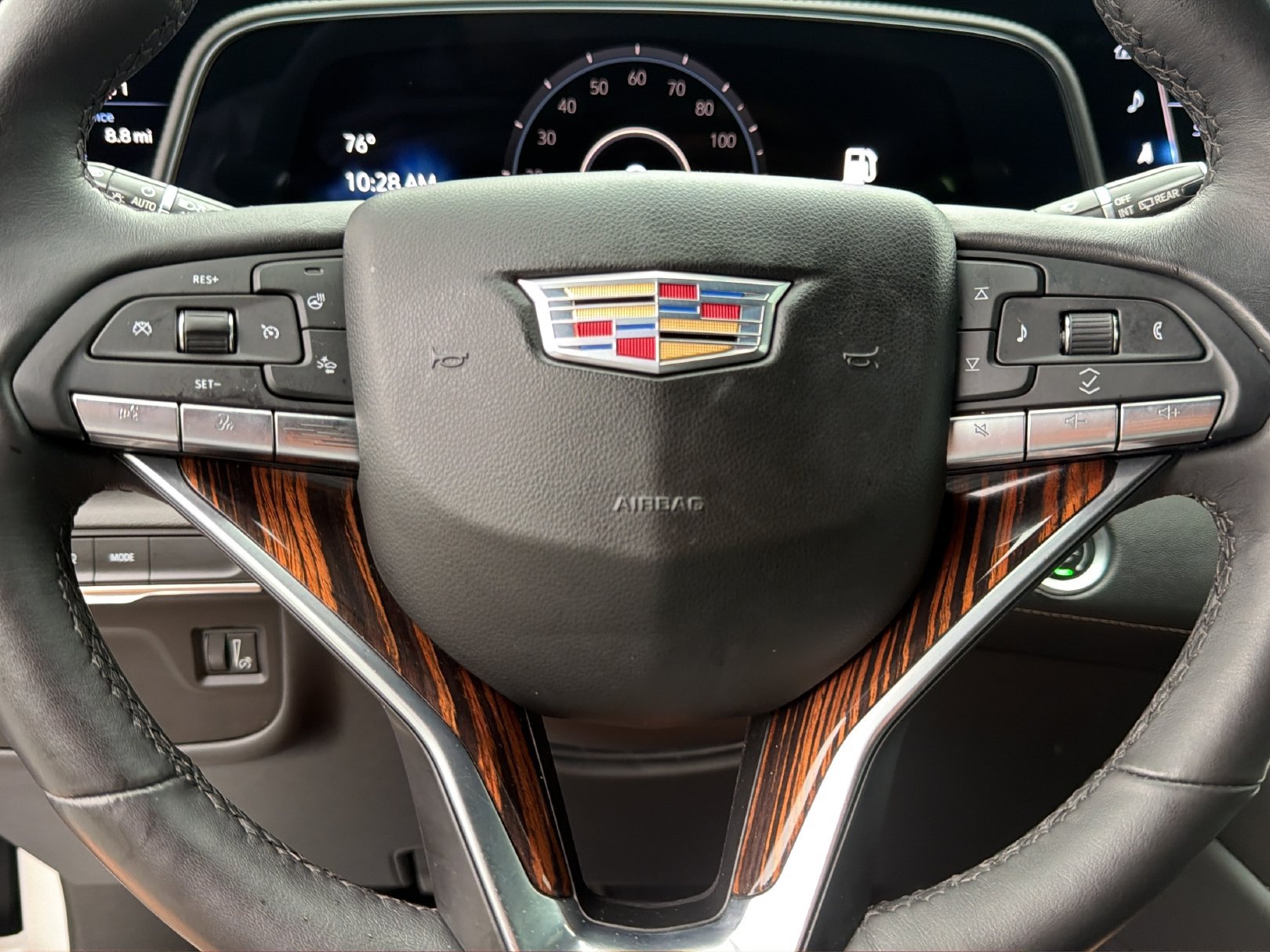 Used 2021 Cadillac Escalade ESV Premium Luxury AWD/4WD image 24