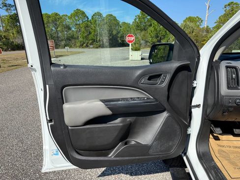 Used 2015 Chevrolet Colorado W/T w/ WT Convenience Package image 9