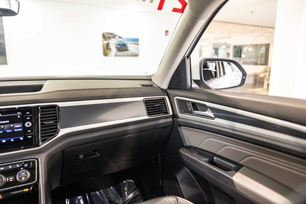 Used 2021 Volkswagen Atlas SEL Premium R-Line AWD/4WD image 39