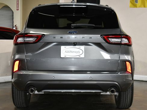 Used 2024 Ford Escape ST-Line w/ Tech Pack #1 image 2