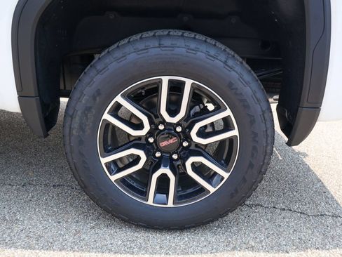 New 2026 GMC Sierra 1500 AT4 w/ AT4 Premium Package AWD/4WD image 33
