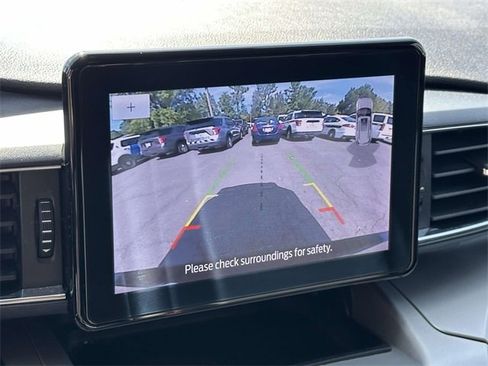 Used 2022 Ford Explorer XLT w/ Equipment Group 202A image 12