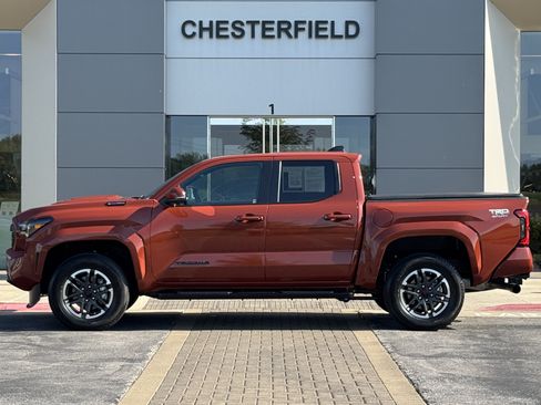 Used 2025 Toyota Tacoma TRD Sport w/ TRD Sport Premium Package AWD/4WD image 6