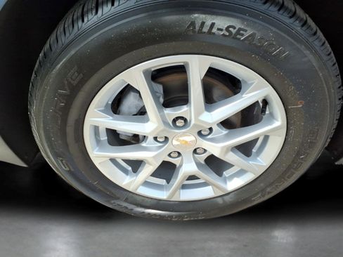 Used 2024 Chevrolet Equinox LT FWD image 9