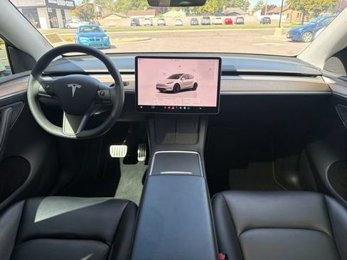 Used 2023 Tesla Model Y Performance AWD/4WD image 18