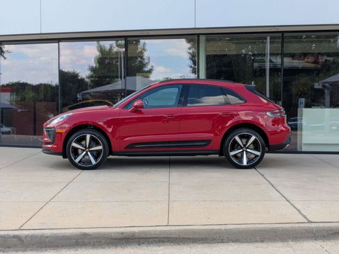 Certified 2026 Porsche Macan image 2