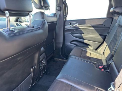 Certified 2022 Jeep Grand Cherokee Laredo X image 16