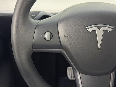 Used 2021 Tesla Model Y Long Range image 19