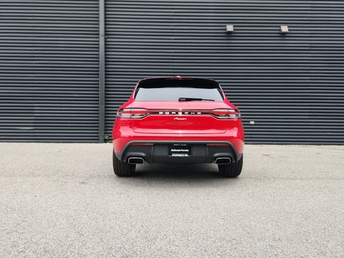 New 2026 Porsche Macan image 4