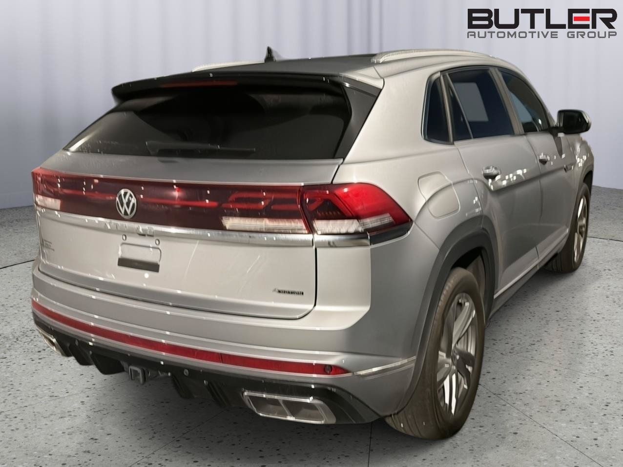 Used 2024 Volkswagen Atlas Cross Sport SEL R-Line AWD/4WD image 8