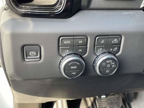 New 2026 GMC Sierra 1500 AT4 w/ AT4 Premium Package AWD/4WD image 15