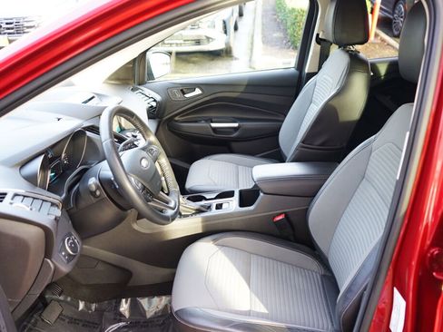 Used 2017 Ford Escape Titanium image 16