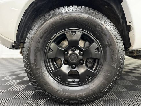 Used 2015 Toyota Tacoma 4x4 Access Cab V6 image 10