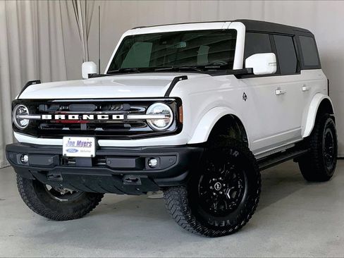 Used 2022 Ford Bronco Outer Banks AWD/4WD image 2