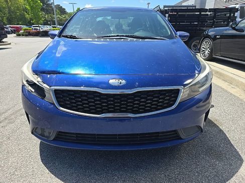 Used 2018 Kia Forte LX image 2