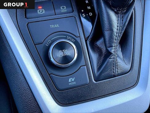 Used 2020 Toyota RAV4 XLE w/ Convenience Package image 35