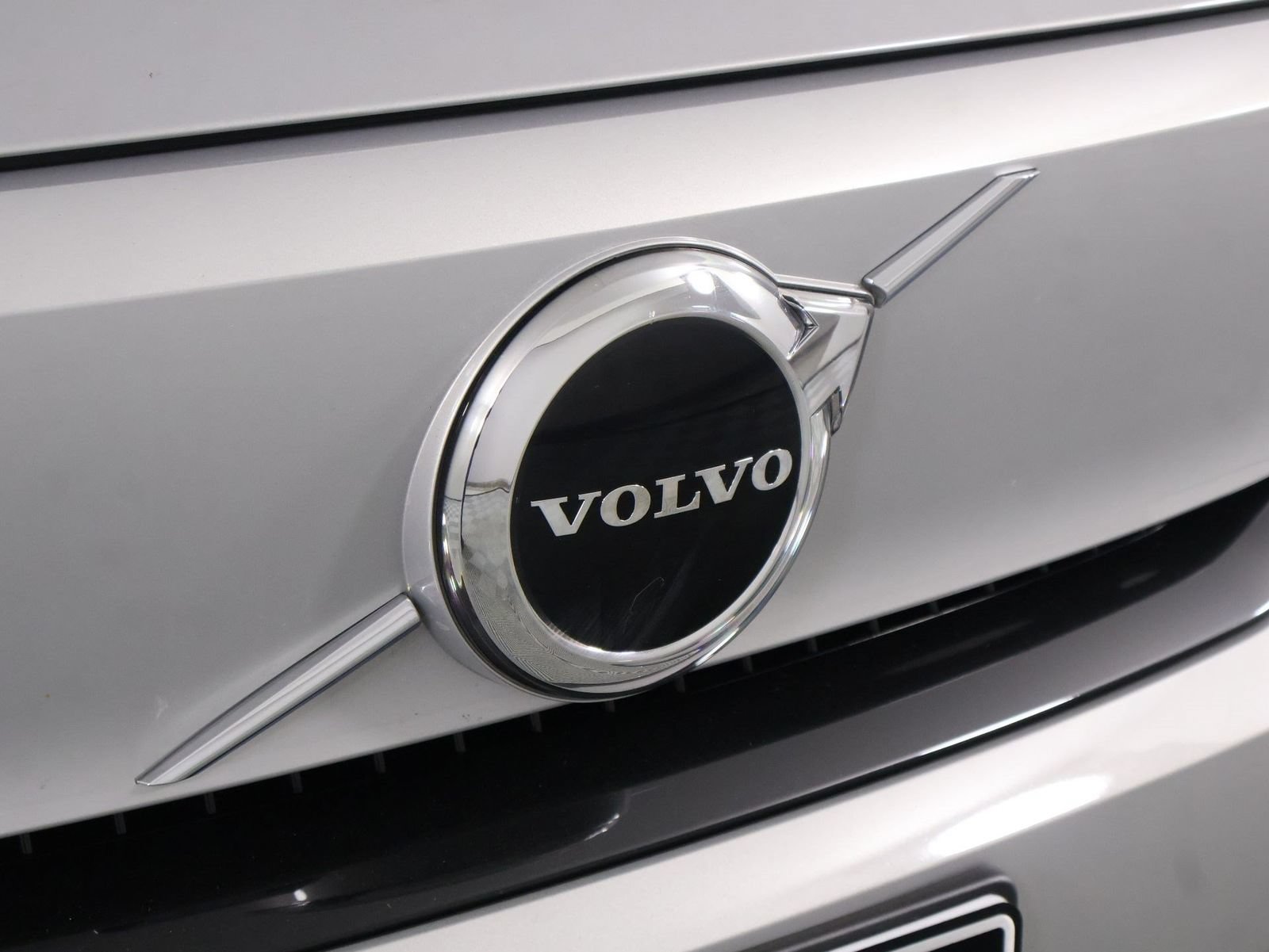Certified 2023 Volvo XC40 Recharge Core w/ Protection Package Premier AWD/4WD image 25
