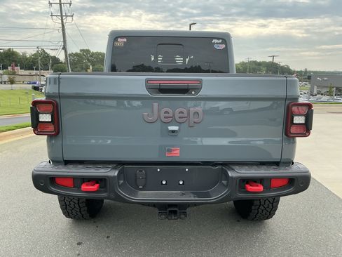 Used 2025 Jeep Gladiator Rubicon AWD/4WD image 7