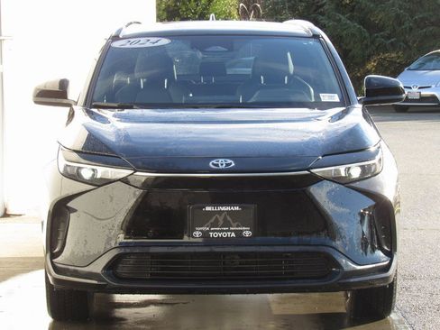 Used 2024 Toyota bZ4X XLE w/ Weather Package image 3