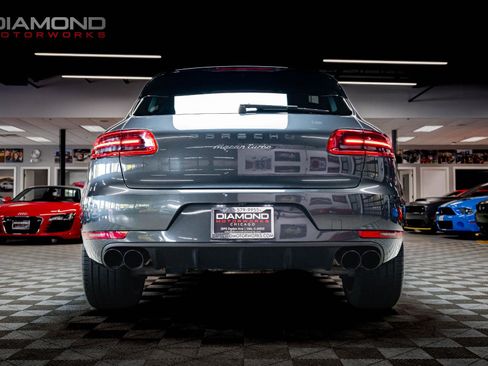 Used 2018 Porsche Macan Turbo image 23