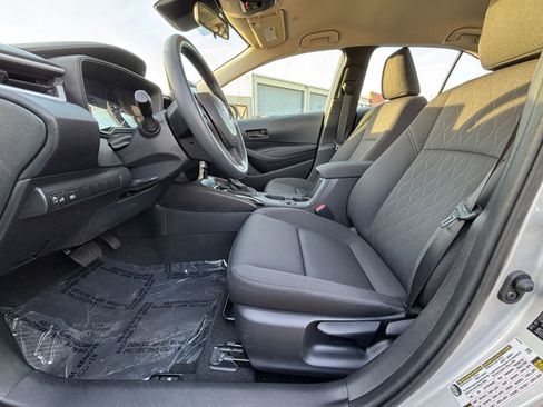 Used 2025 Toyota Corolla LE image 25